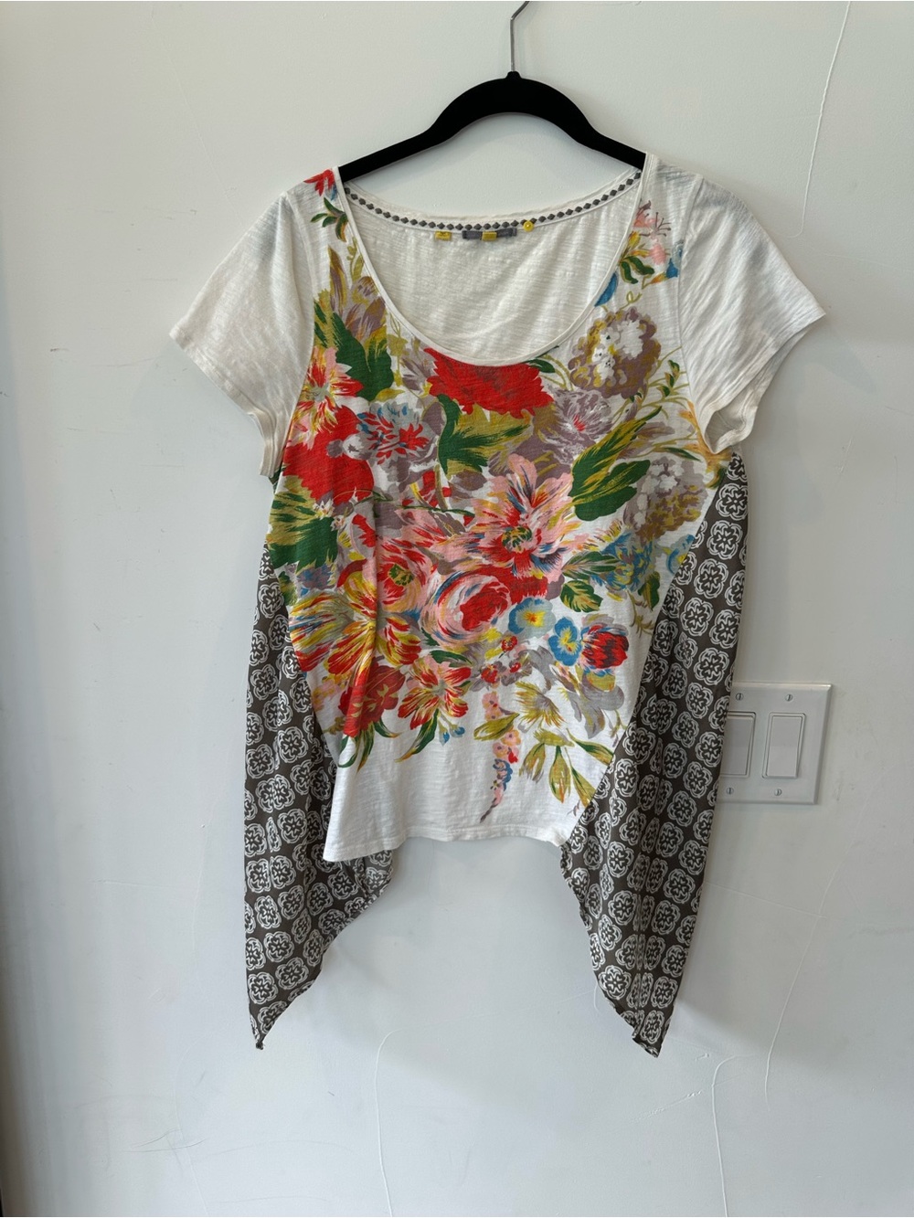 Anthropologie Floral Mixed-Print Draped Women’s Top in White